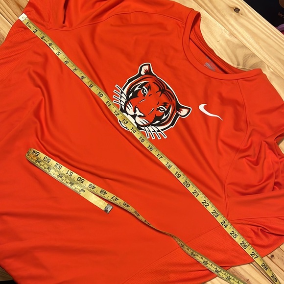 Size XXL Nike Shirt - Picture 6 of 6